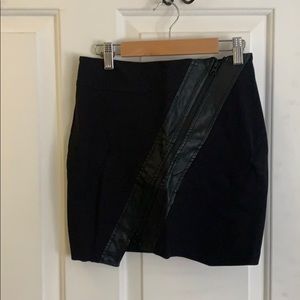 Guess mini skirt